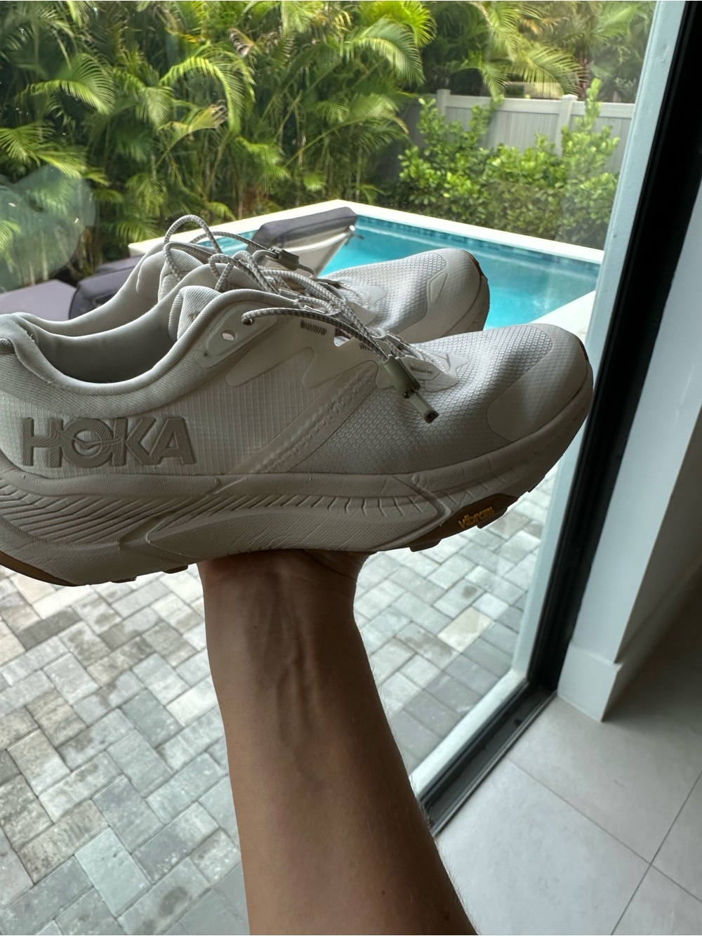 Hoka Men's Running Shoe in Cream with Gum Outsole women’s 7,5